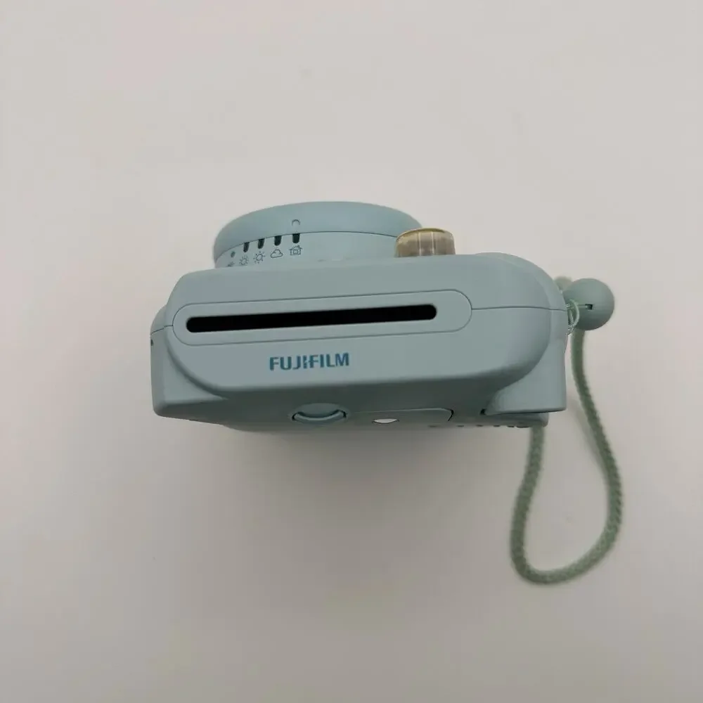 Fujifilm Instax Mini 8 Instant Film Camera (Blue) EUC